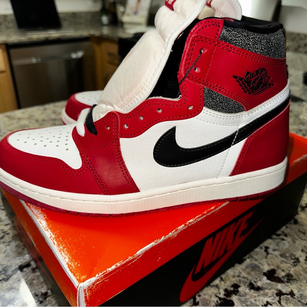 AIR JORDAN 1 RETRO HIGH OG “LOST & FOUND” - SIZE 11